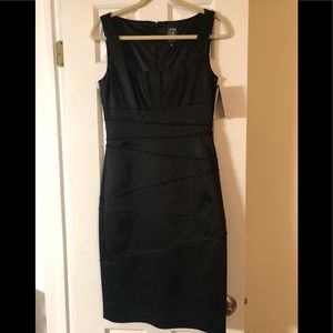 JAX classic black stretch satin size 8 Bodycon